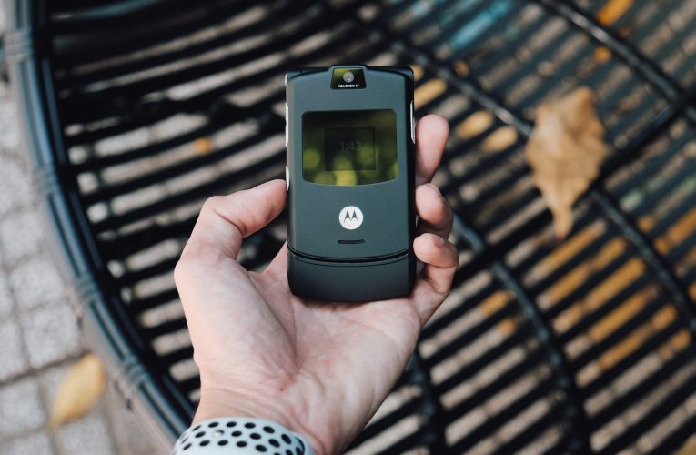 Motorola pisa fuerte: el regreso triunfal del formato plegable y la reinvención de la gama media